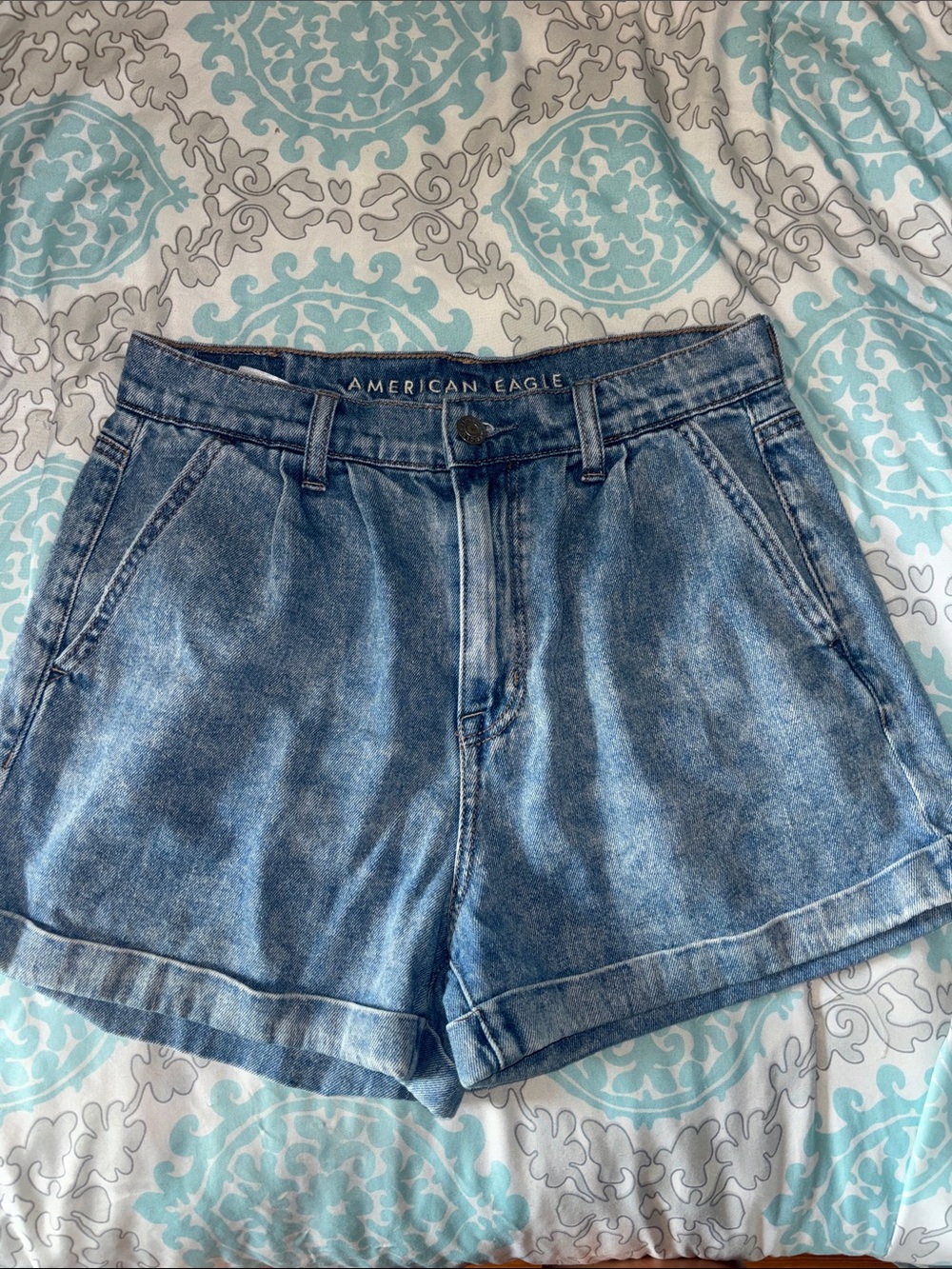 American Eagle mom shorts